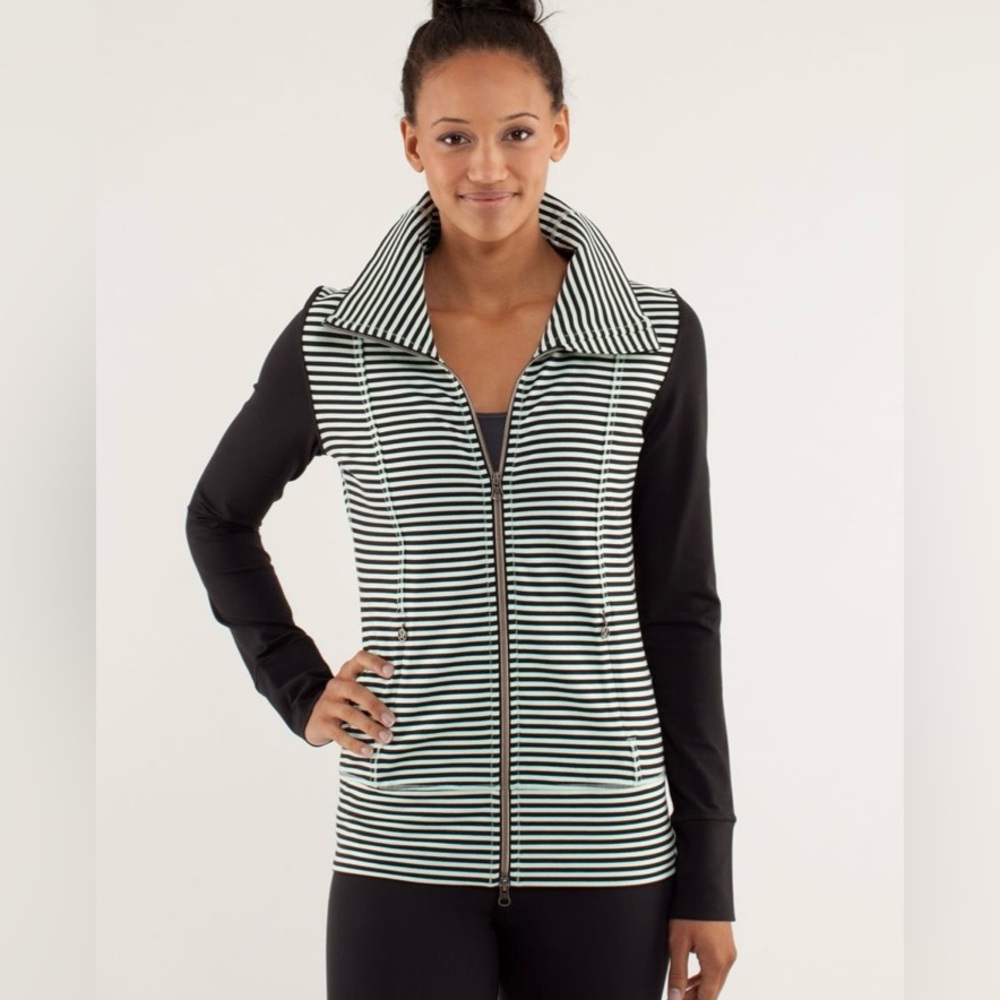 Lululemon Daily Yoga Jacket
Classic Stripe size 6